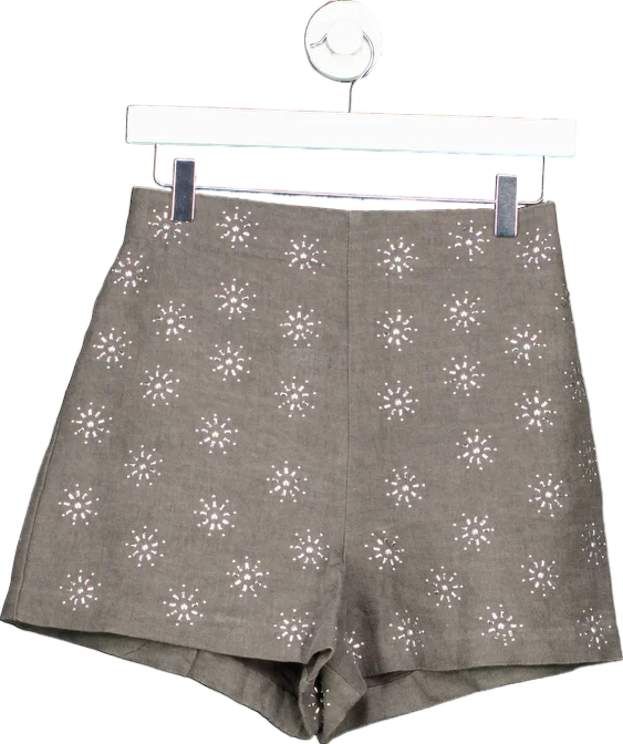 Special Offer – Act Fast!Zara Grey Embroidered Shorts EUR S