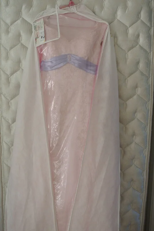 Lowest Prices Guaranteed!Alfred Angelo 1141
