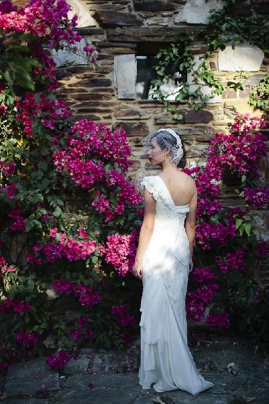 Instant Savings Await!BHLDN BHLDN Silk Ribboned Gown Size 2