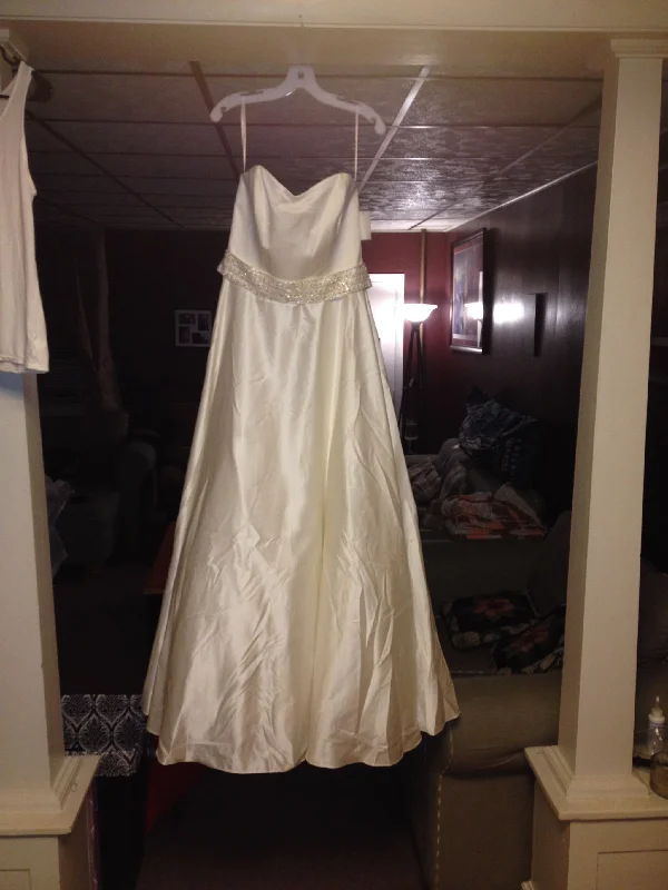 Incredible Savings Inside!David's Bridal WG3389