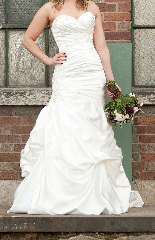 Hurry, Sale Ends Soon!Demetrios Demetrios Sposabella 4293
