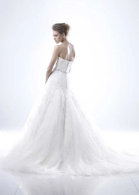 Exclusive Savings This Week!Enzoani Dabra