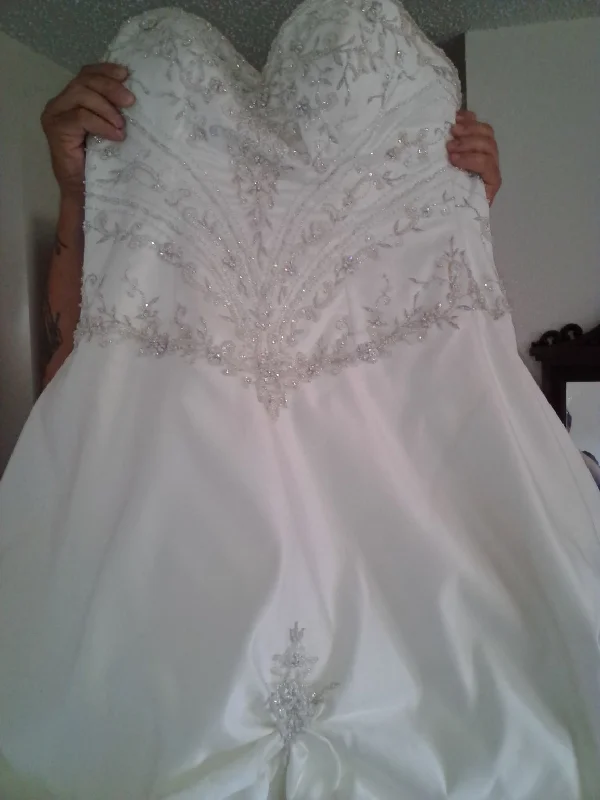 Snag the Best Prices Now!Maggie Sottero couture 643-000000544