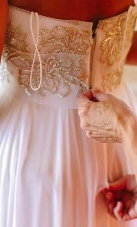 Limited-Time Price Drop!Marchesa B30804