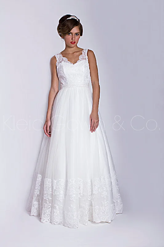 Get It Before It’s Gone!Other Jasmine Lace Gown | by Kleid Gown & Co.