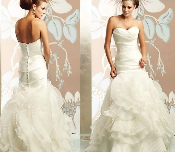 Best Price of the Season!Paloma Blanca 4162
