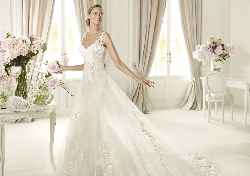 Limited Stock Available!Pronovias Petunia