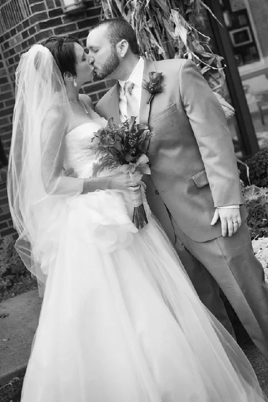 Act Fast – Limited Time Savings!Vera Wang VW351112