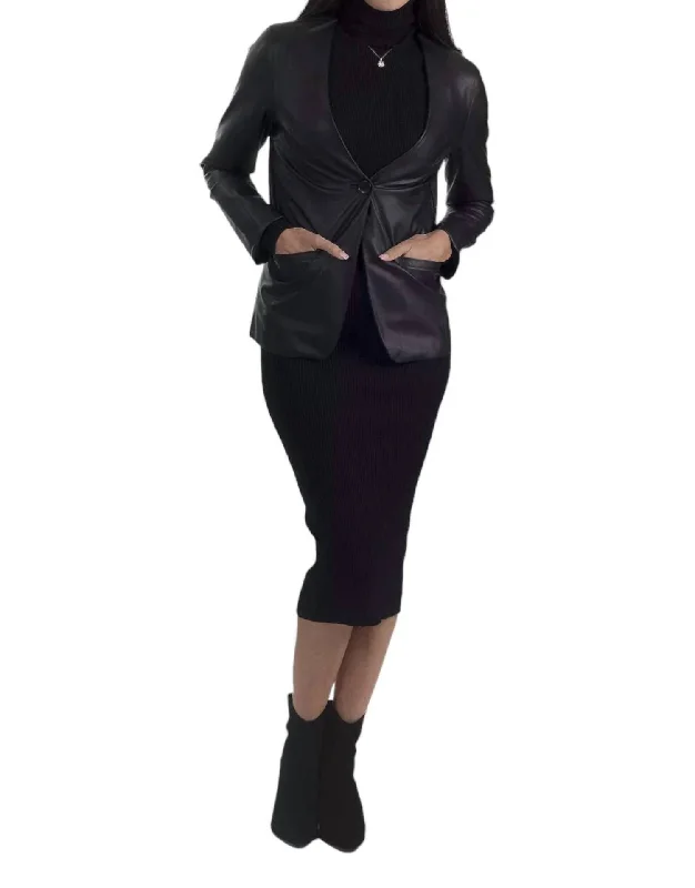 Get More, Spend Less – Shop Now!Single-Button V-Neck Blazer In Black