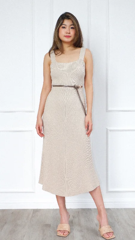 Your Dream Deal is Here!Bella Sleeveless Square Neck Fit & Flare Yarn Knit Midi Dress Your Dream Deal is Here!Bella Sleeveless Square Neck Fit & Flare Yarn Knit Midi Dress