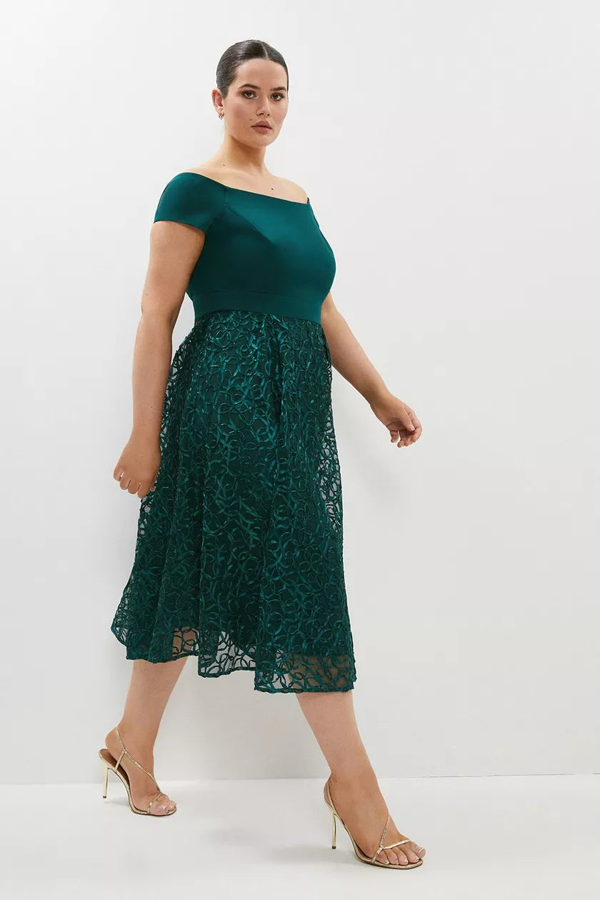 Only a Few Left – Order Now!Embroidered Midi Dress Green