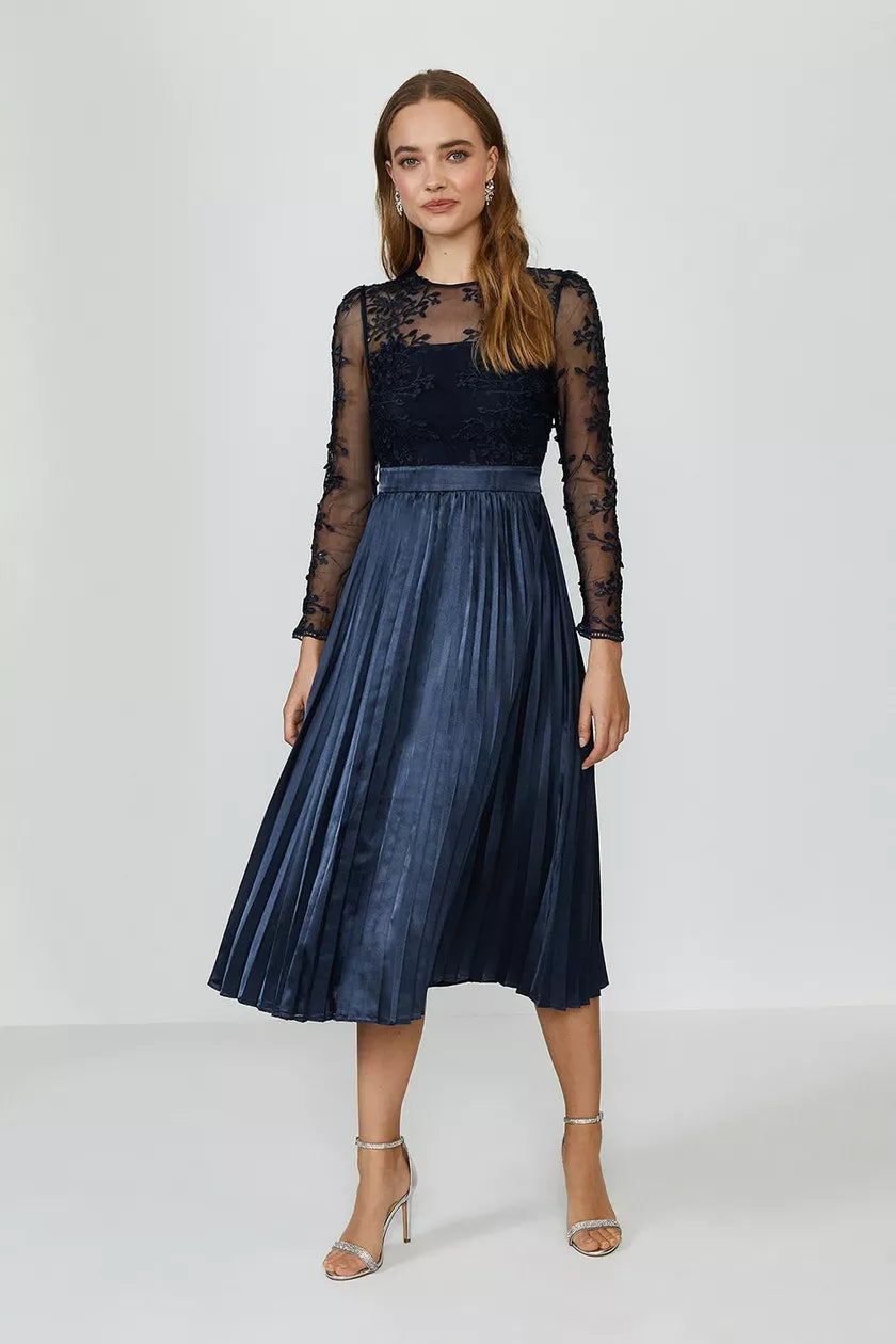 Upgrade for Less!Lace Midi Dress Navy