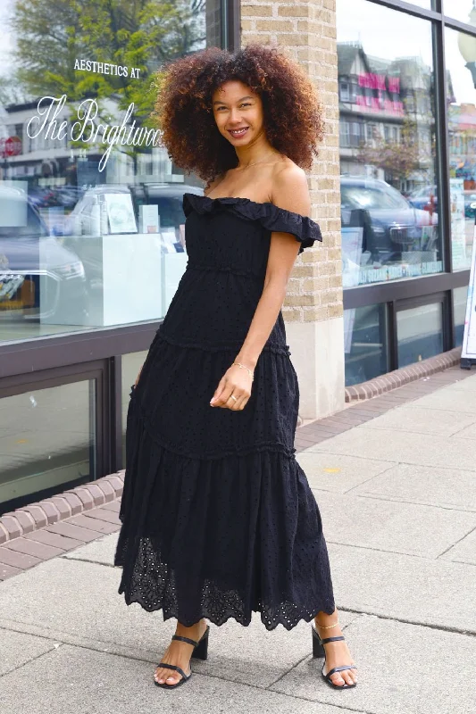 Huge Savings – Act Now!Petite Off the Shoulder Tiered Maxi Dress (Black)