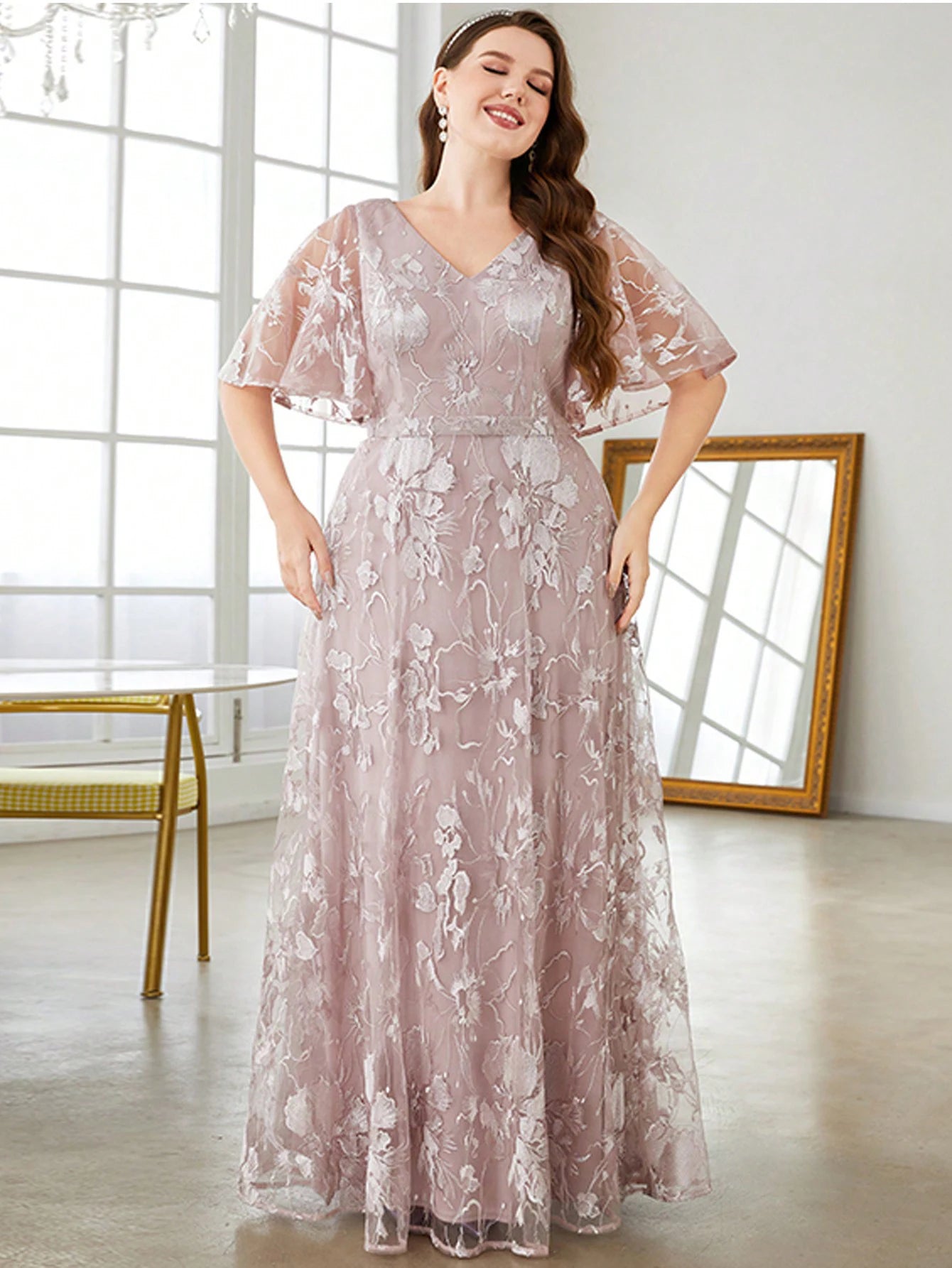Hot Deals You Can’t Resist!Pink Lace Embroidered Short Sleeve Plus Size Dress