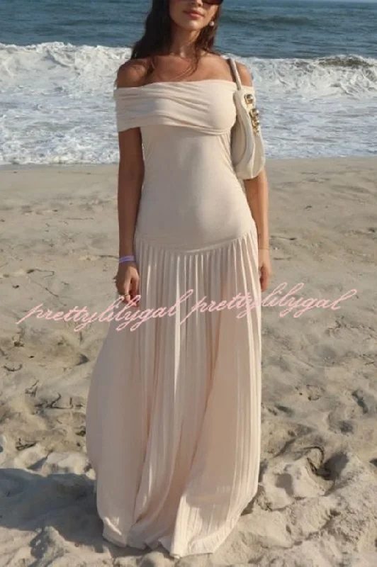 Your Shopping Spree Starts Here!Sexy Off-shoulder Slim Fit Pleated Maxi Dress